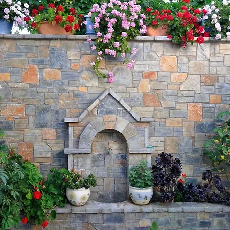 Ilias アパート パティティリ